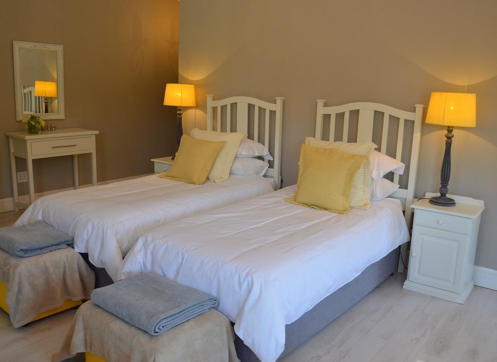 קלרנס By The Way Guesthouse חדר תמונה