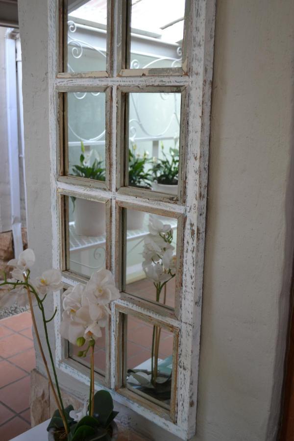 קלרנס By The Way Guesthouse מראה חיצוני תמונה